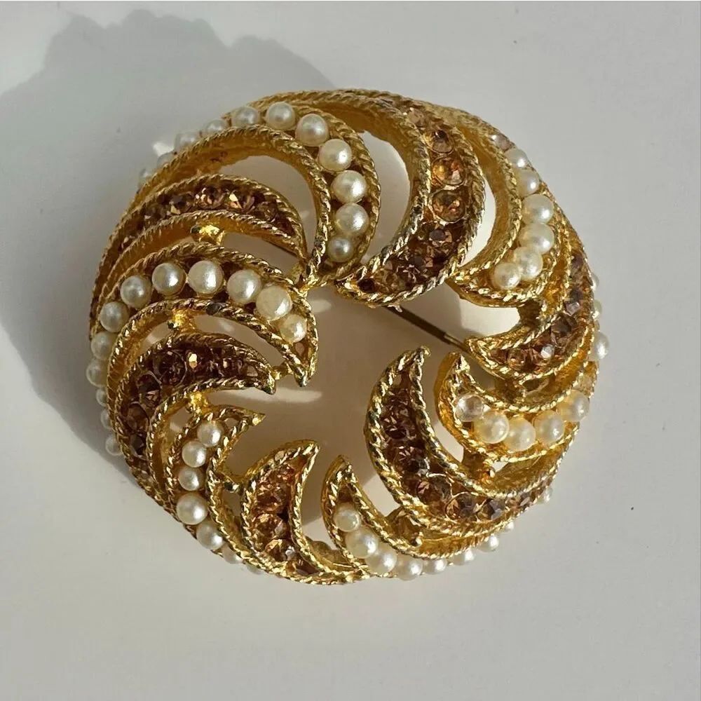 BSK Vintage Gold-Tone Pearl & Amber Rhinestone Swirl Brooch